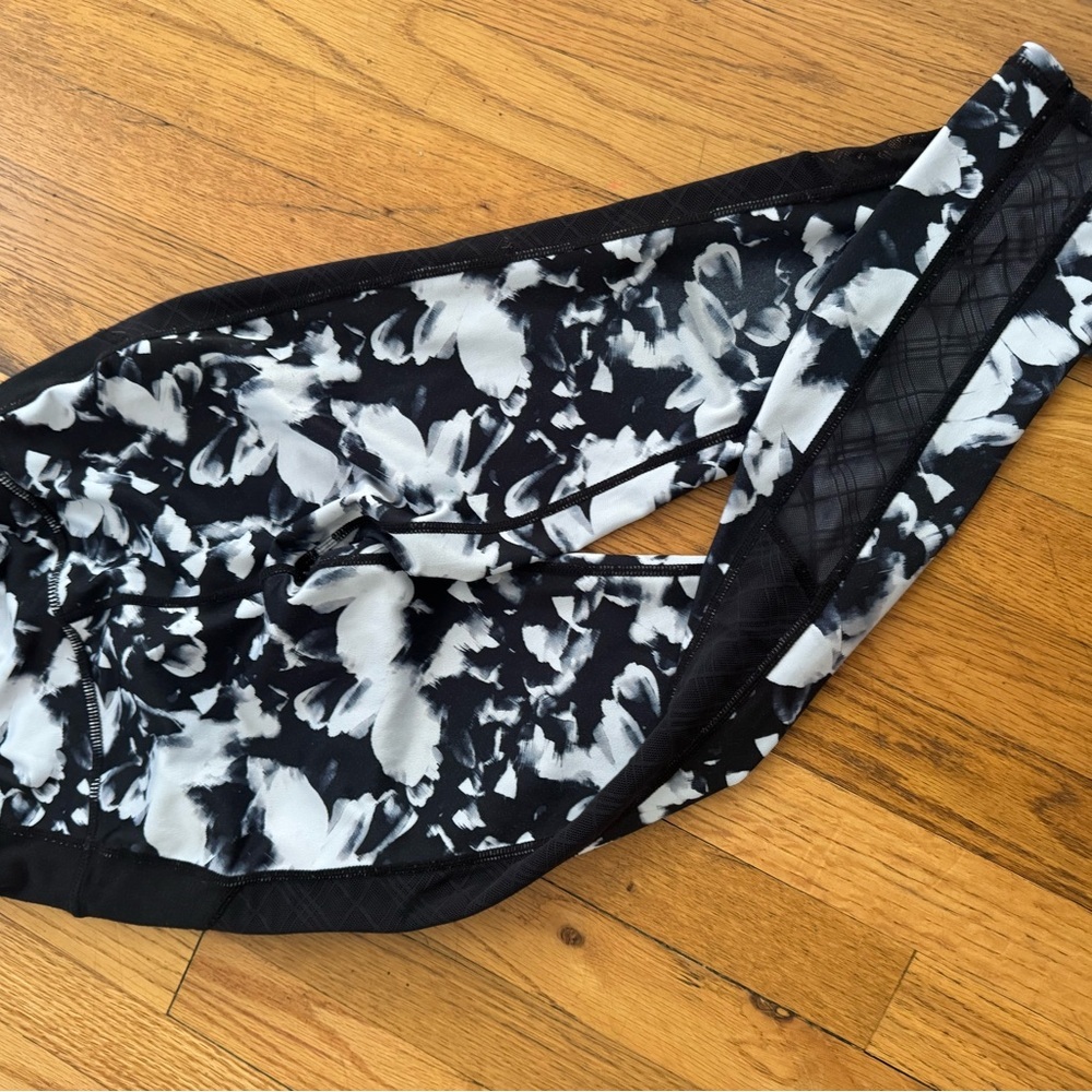 Zella Kids Black and White Floral Leggings - Picture 4 of 9